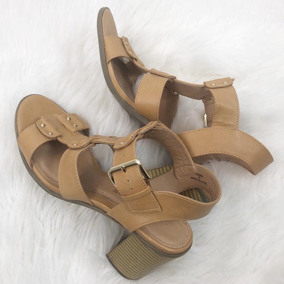 American Eagle Sandals Strap Heels Size 8 Cream - Picture 2 of 8